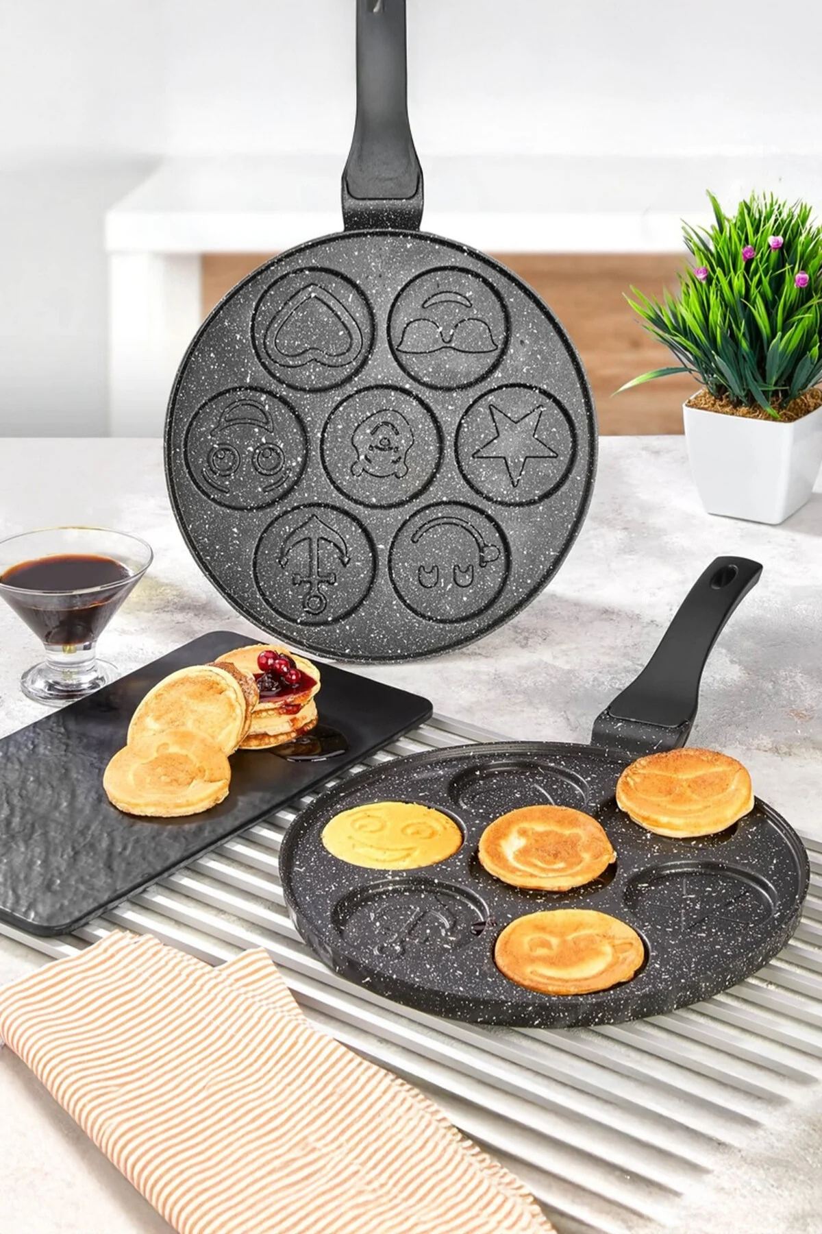 Döküm Yanmaz Yapışmaz Emojili Pankek ve Krep Tavası 26 cm 
