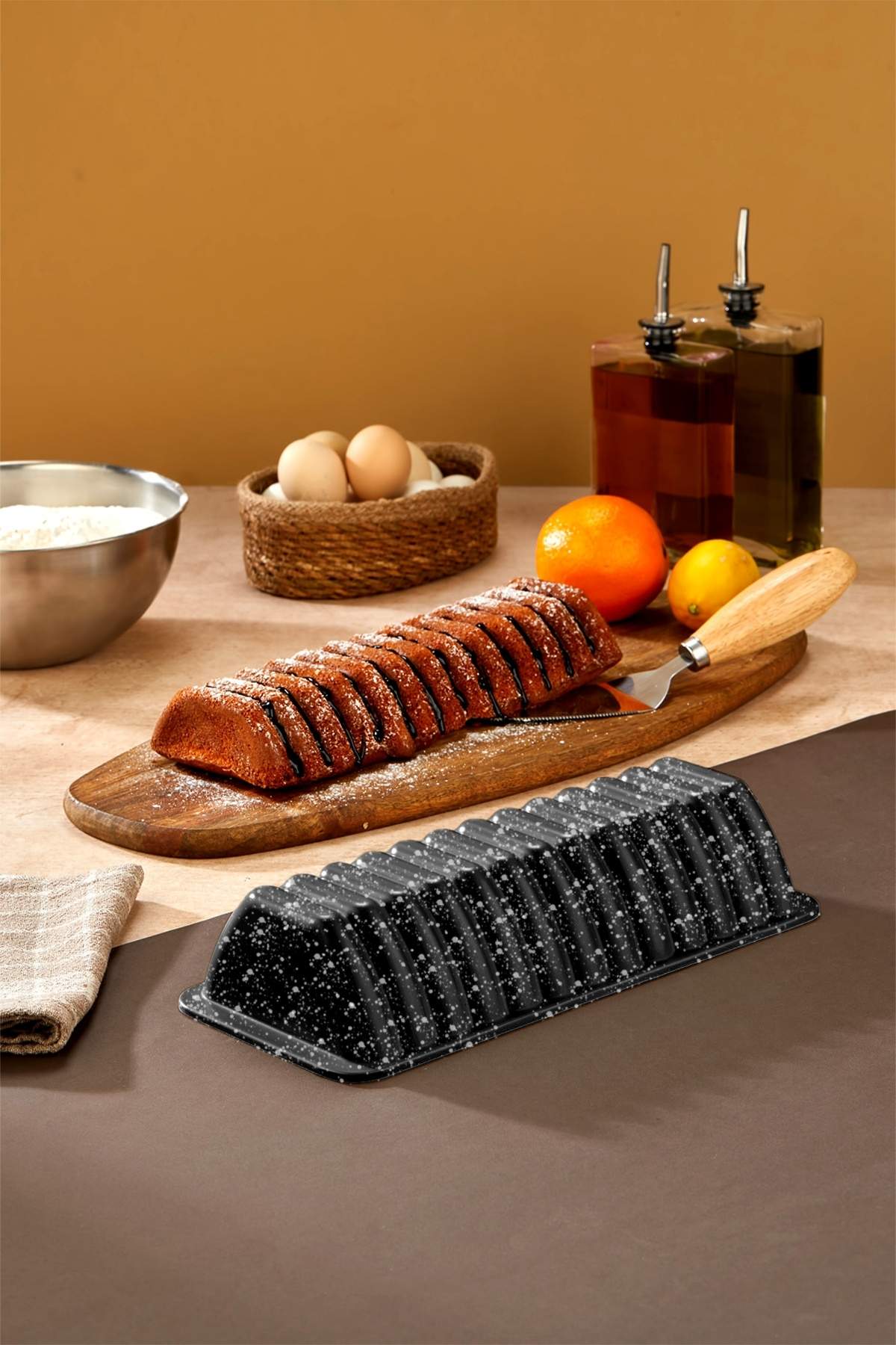 Liva Döküm Granit Kek Kalıbı 33 cm - Siyah