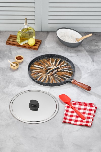 Kapaklı Döküm Granit Balık ve Börek Tavası 34 cm Kapaklı Döküm Granit Balık ve Börek Tavası 34 cm