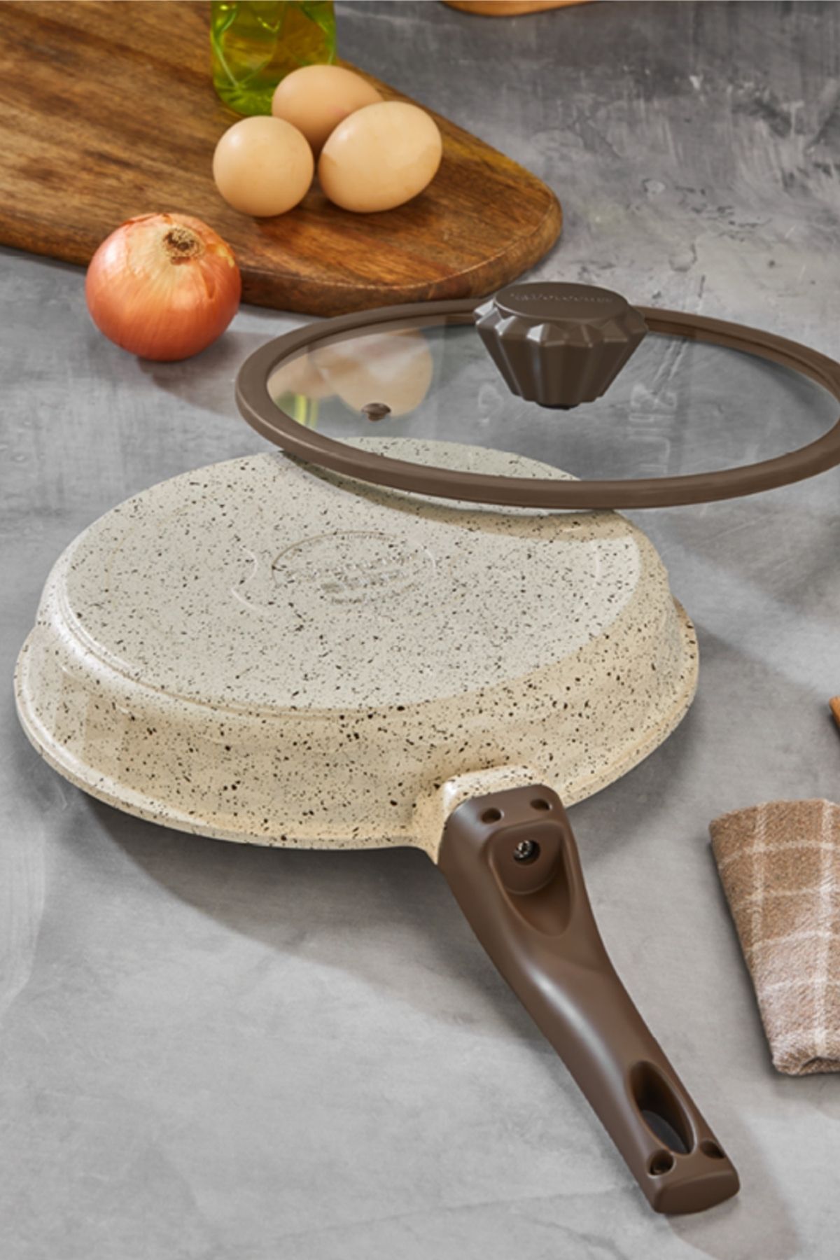 İnci Döküm Kapaklı Granit Tava 20 cm - Krem
