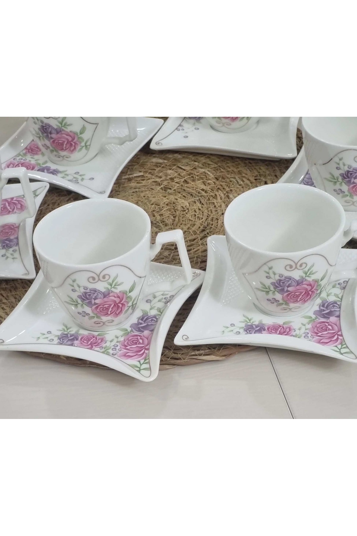 CVS 6 KİŞİLİK 12 PARÇA KARE ÇAY FİNCAN SETİ 