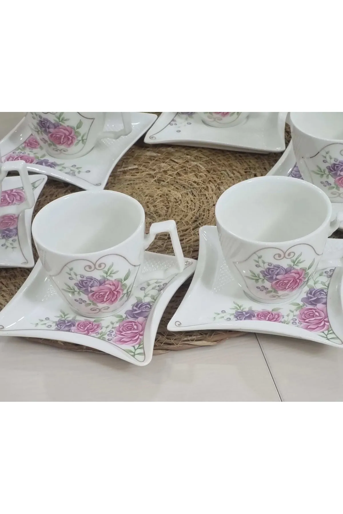 CVS 6 KİŞİLİK 12 PARÇA KARE ÇAY FİNCAN SETİ 