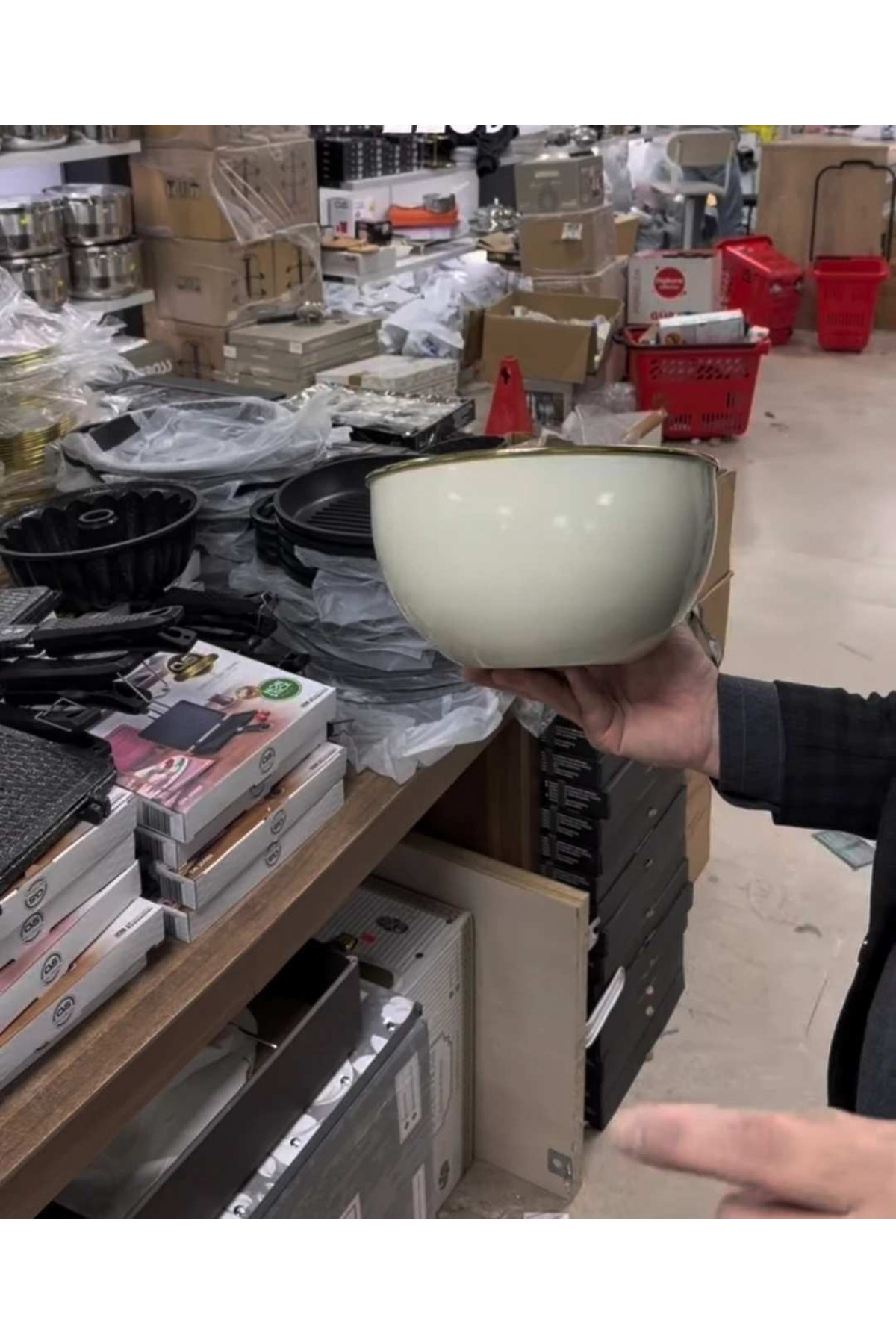 EMAYE 24 CM KASE+KARIŞTIRMA KABI (KREM)