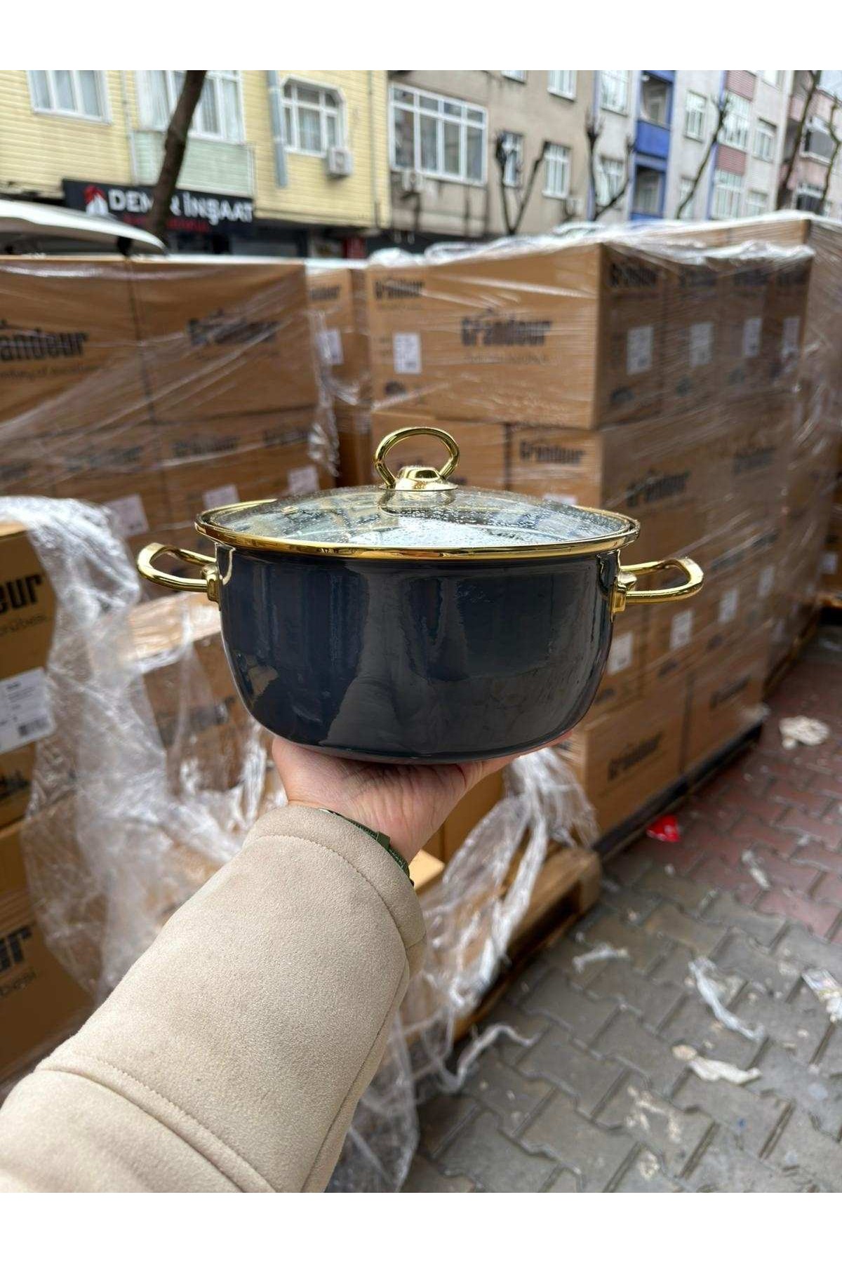 EMAYE KIZARTMA TENCERESİ 22 CM (FÜME)