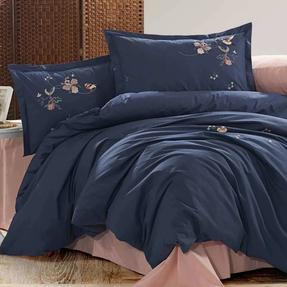 GOLDEN HOME TİAMO MODEL ÇİFT KİŞİLİK NAKIŞLI NEVRESİM %100 PAMUK LACİVERT