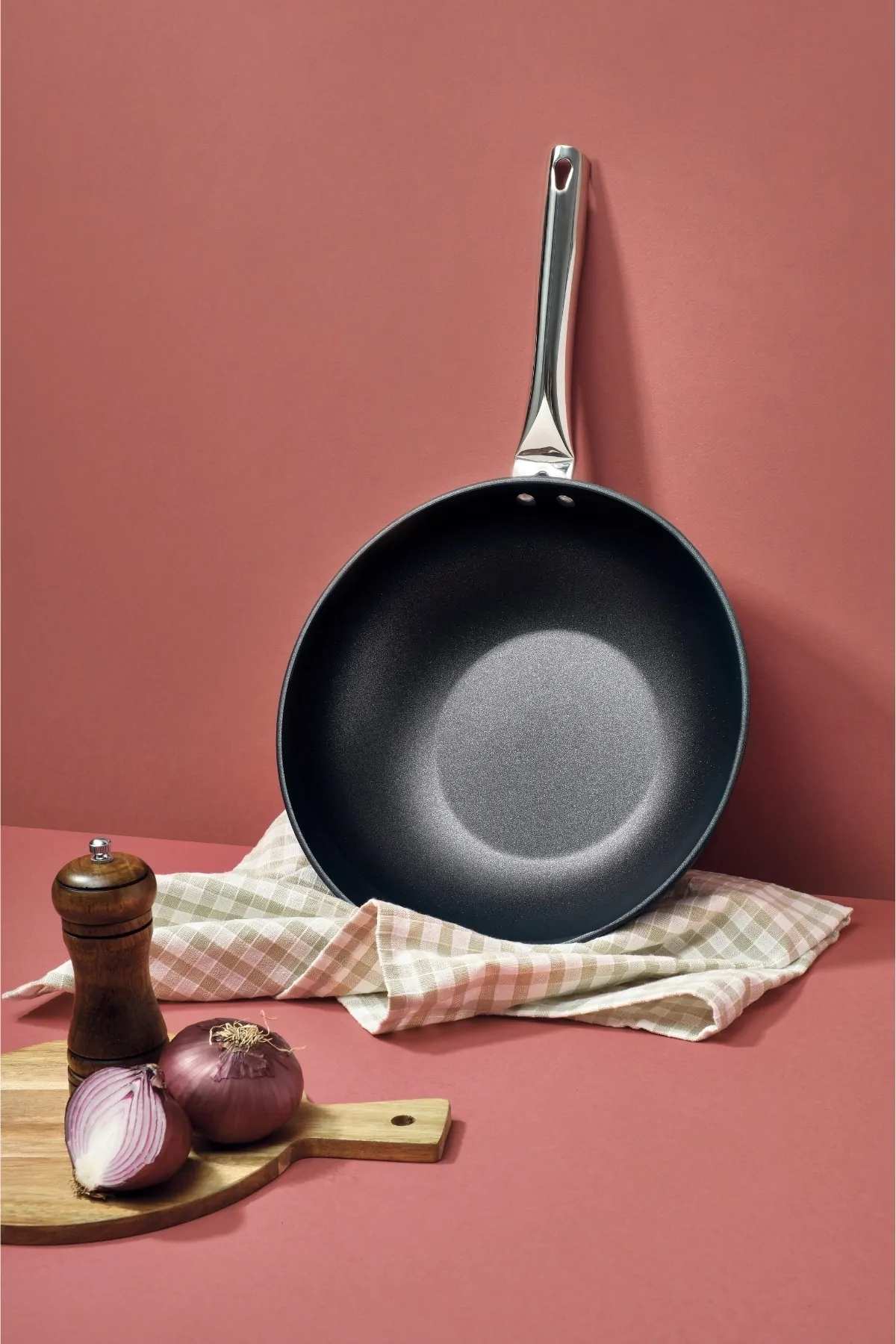 GİGİLLİ 28 CM GRANİT WOK TAVA